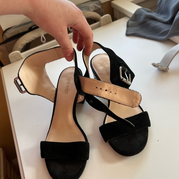 Nine West black short heels - Picture 2 of 6